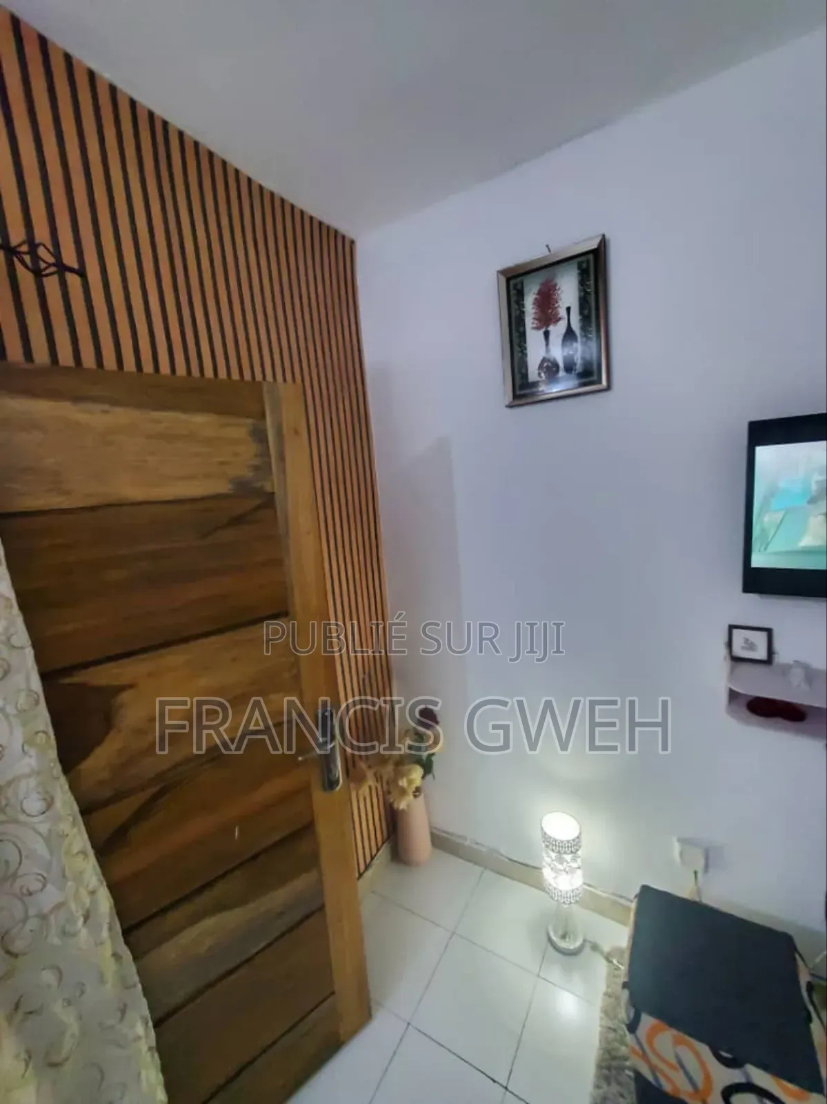 Furnished 1chbre Studio dans Francis Gweh, Cocody à Louer
