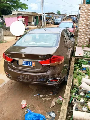 Suzuki Ciaz 2021 Marron
