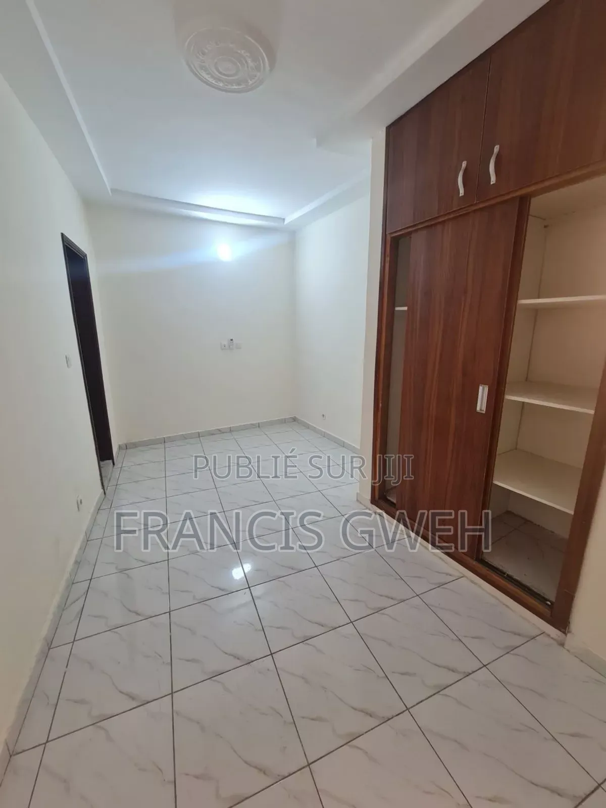 2chbre Appartement dans Francis Gweh, Cocody à Louer