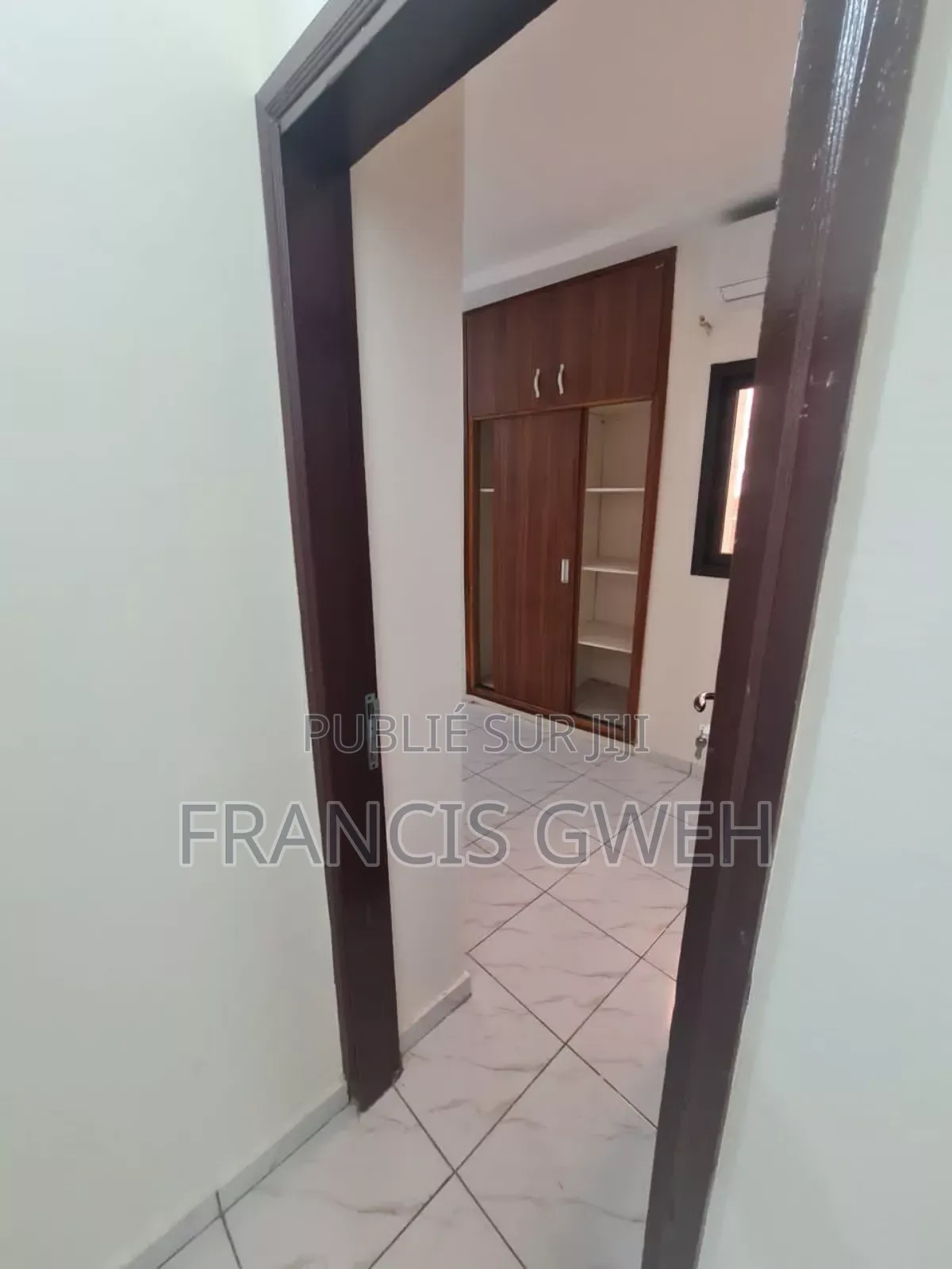 2chbre Appartement dans Francis Gweh, Cocody à Louer
