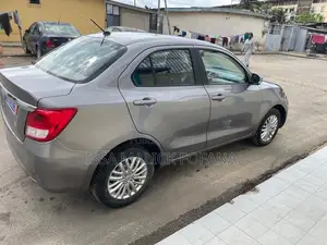 Suzuki Dzire 2024 Gris