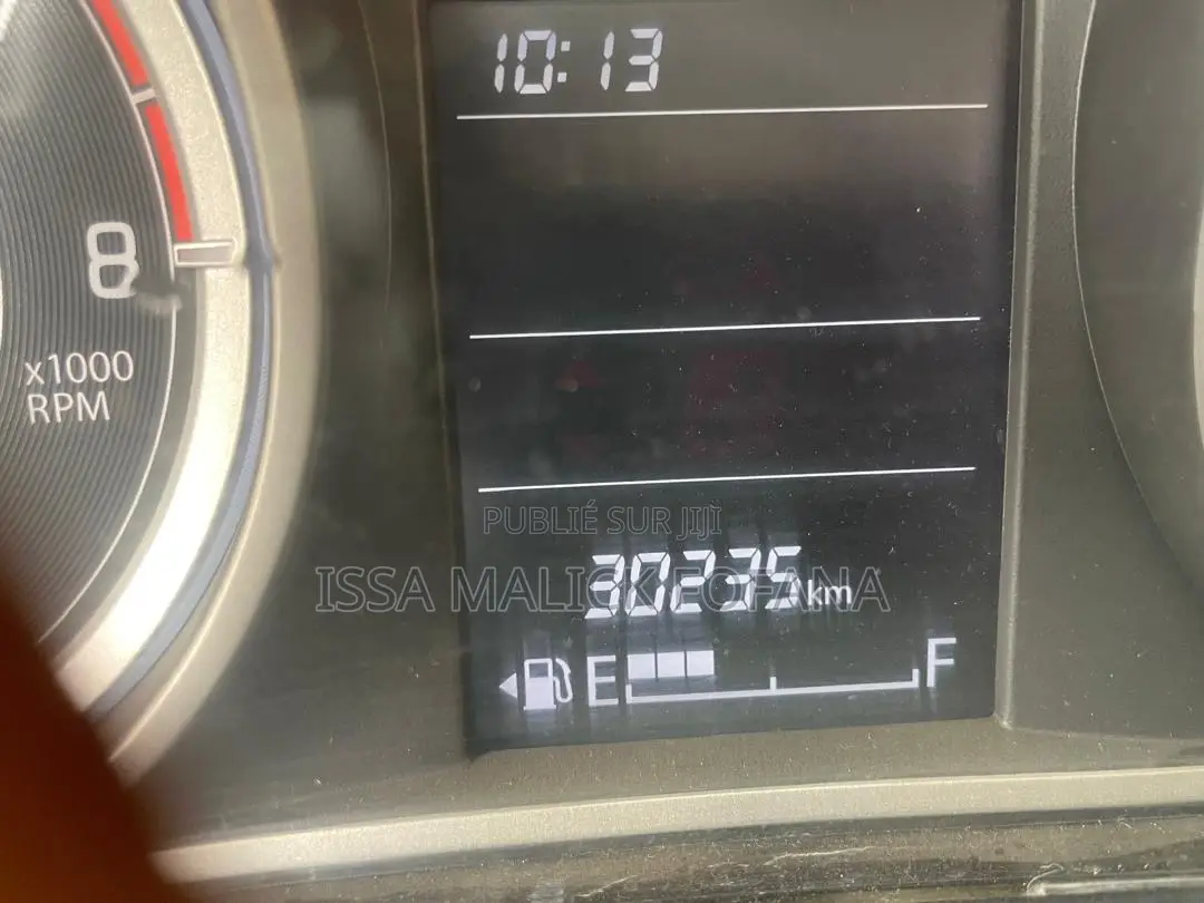 Suzuki Dzire 2024 Gris