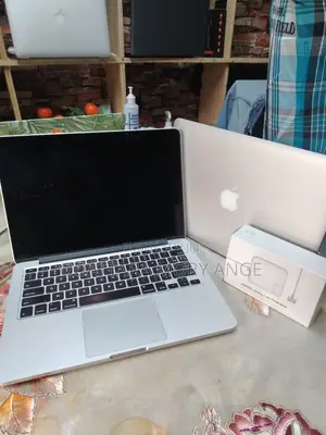 Photo - New Ordinateur Portable Apple MacBook Pro 8GB Intel Core I5 SSD 128GB