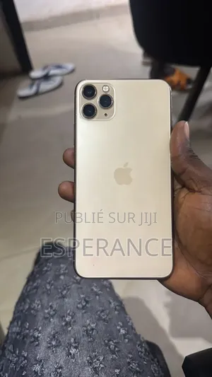 Photo - Apple iPhone 11 Pro Max 64 GB Doré