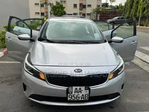 Photo - Kia Forte 2018 Gris