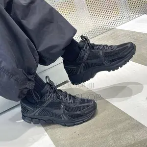 Nike Vomero 5