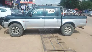 Mitsubishi L200 2006