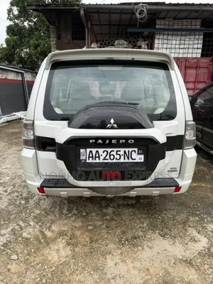 Mitsubishi Pajero 2024 Gris