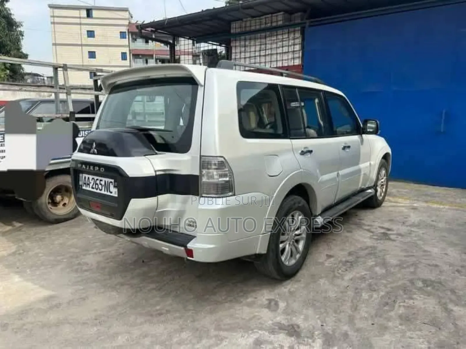 Mitsubishi Pajero 2024 Gris