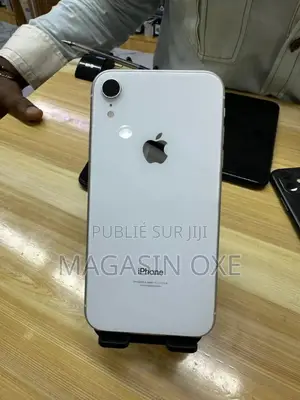Photo - New Apple iPhone XR 64 GB Blanc