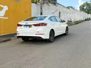 Hyundai Elantra 2017 Blanc