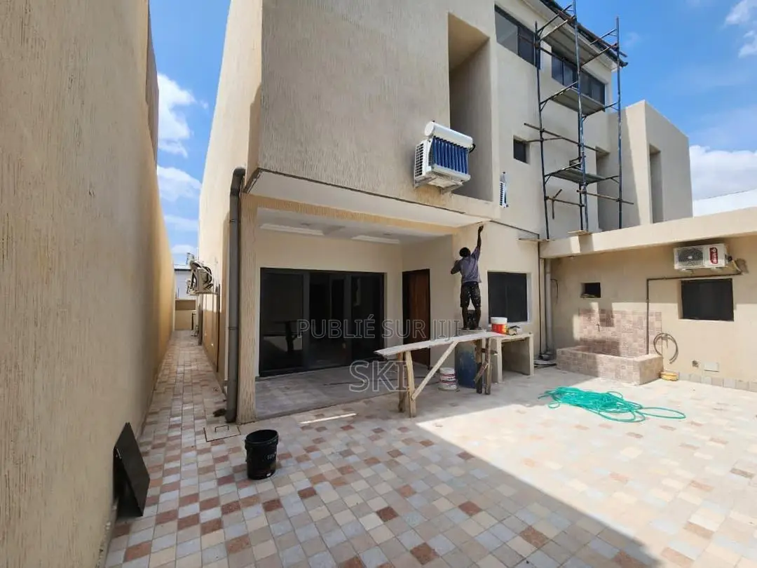 4chbre Duplex dans Cocody à Louer