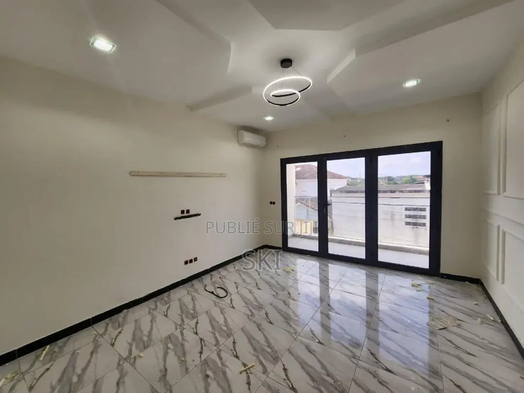 4chbre Duplex dans Cocody à Louer