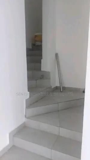 Photo - 4chbre Maison dans Location, Bingerville à Vendre