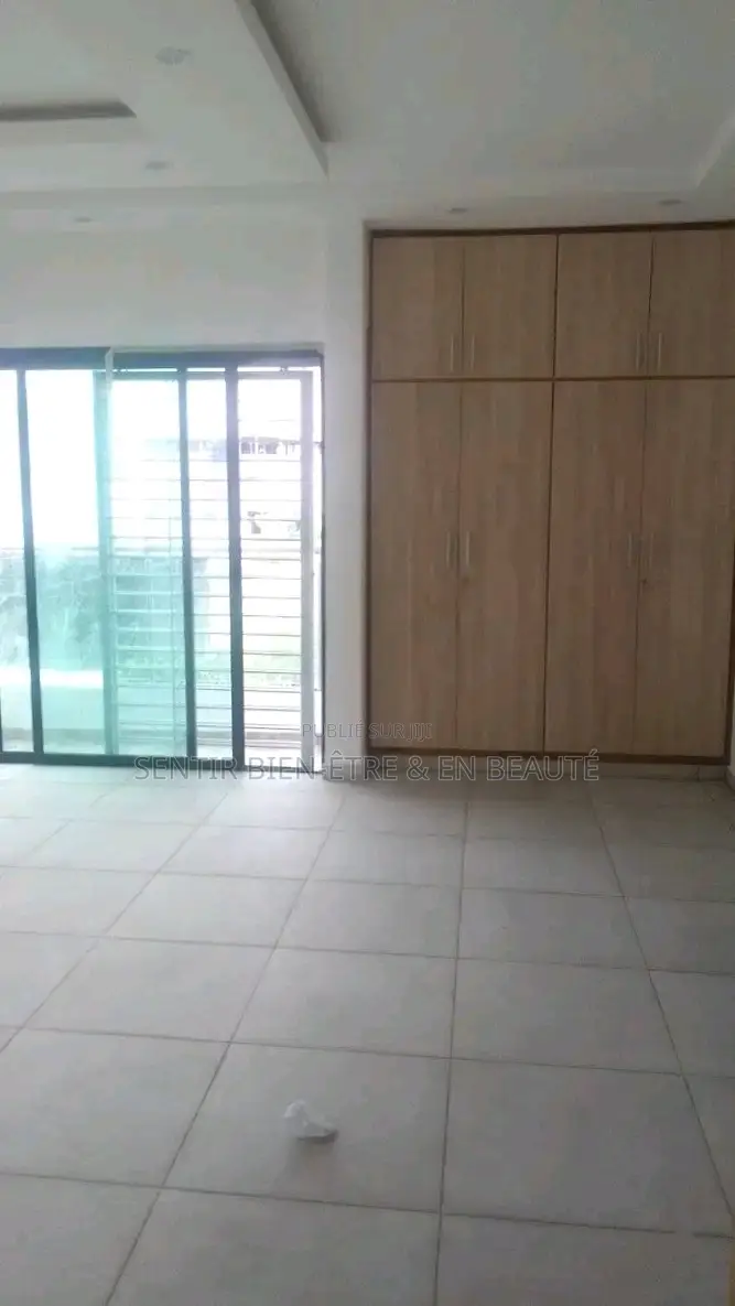 4chbre Maison dans Location, Bingerville à Vendre