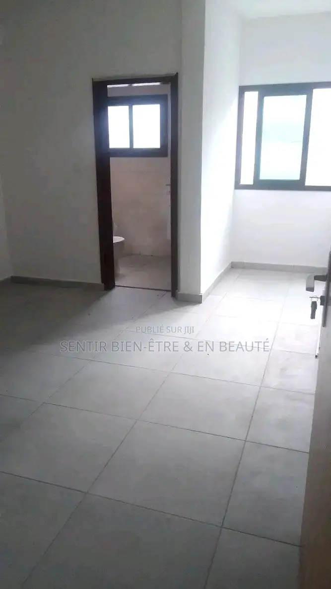 4chbre Maison dans Location, Bingerville à Vendre