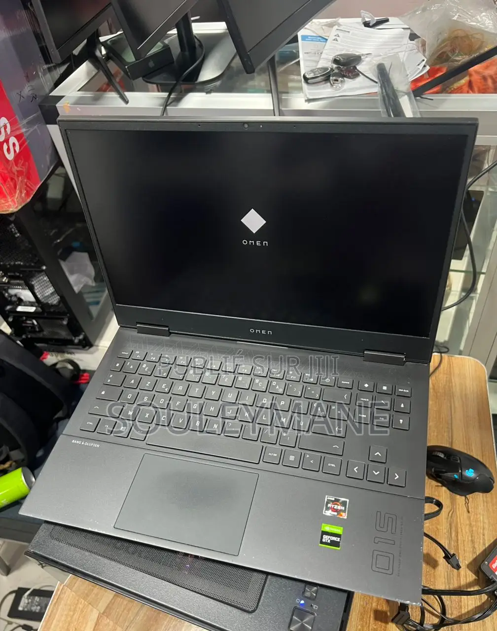 Ordinateur Portable HP Omen 16 16GB AMD Ryzen 5 SSD 512GB
