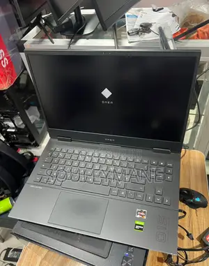 Photo - Ordinateur Portable HP Omen 16 16GB AMD Ryzen 5 SSD 512GB