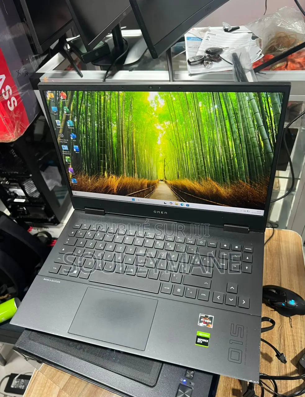 Ordinateur Portable HP Omen 16 16GB AMD Ryzen 5 SSD 512GB