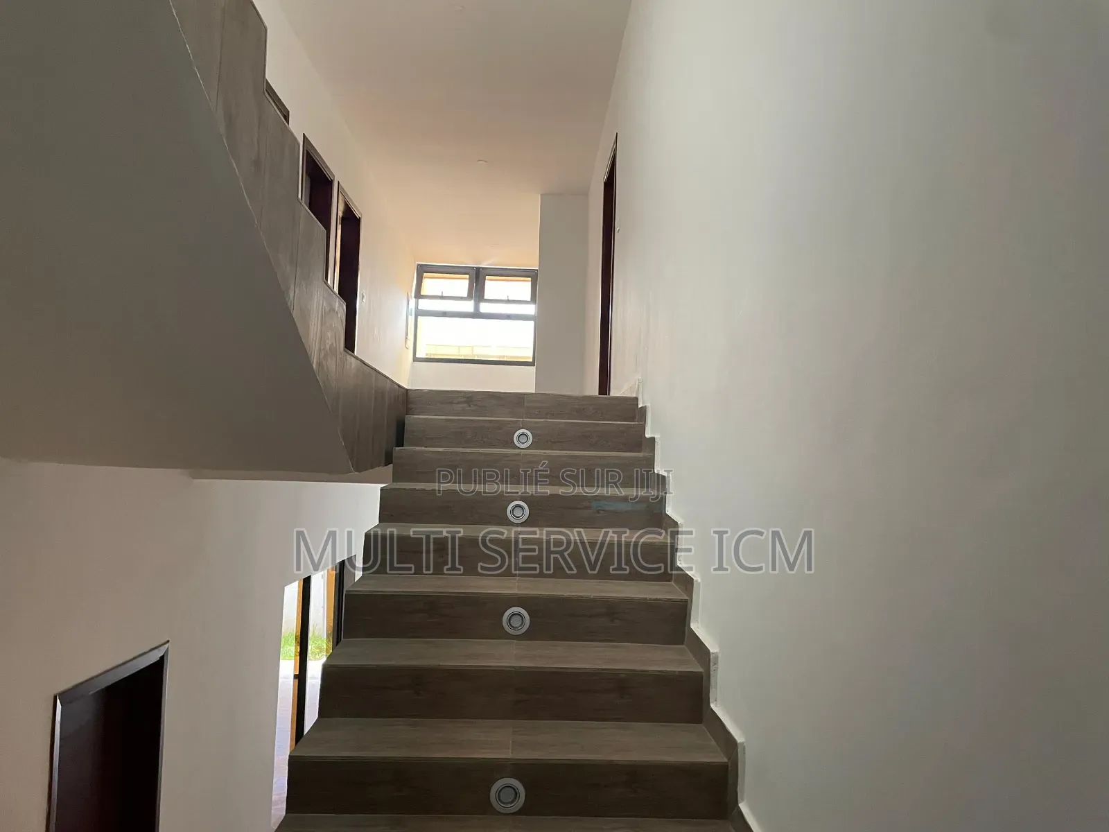 5chbre Duplex dans Cocody Nouveau Chu à Vendre