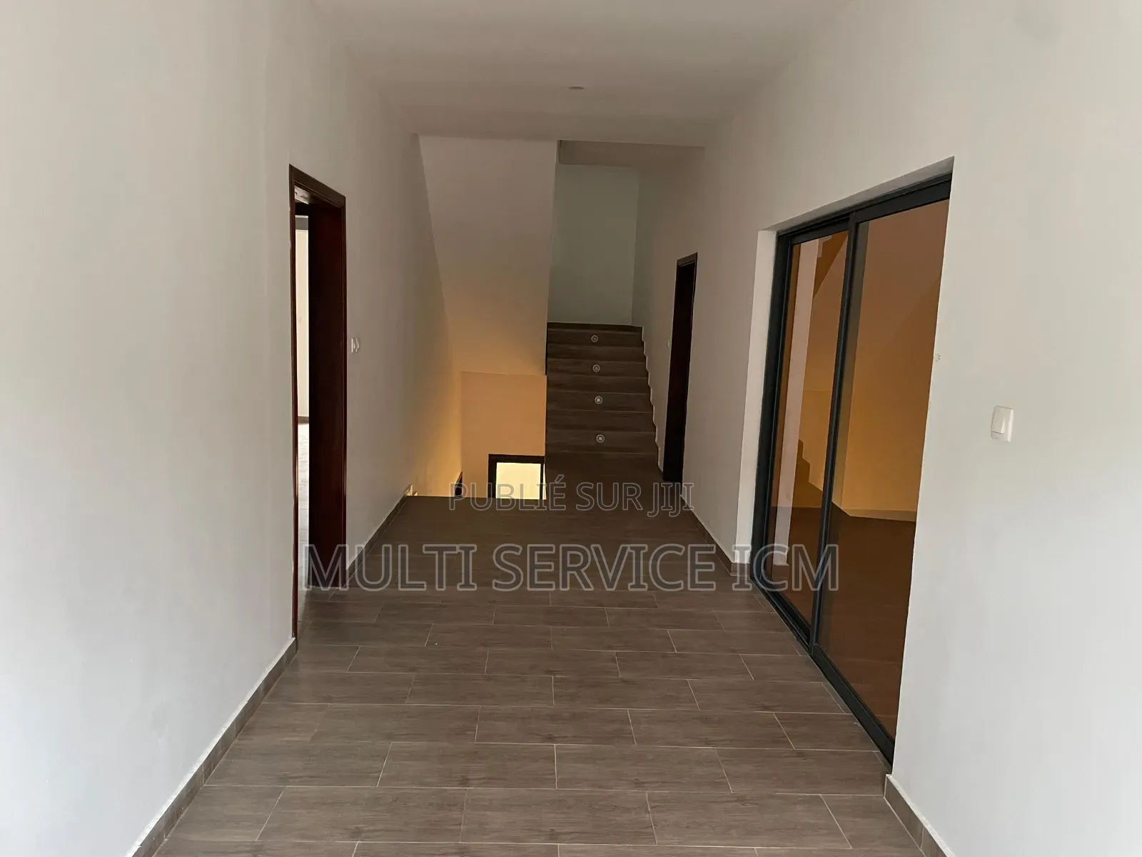 5chbre Duplex dans Cocody Nouveau Chu à Vendre