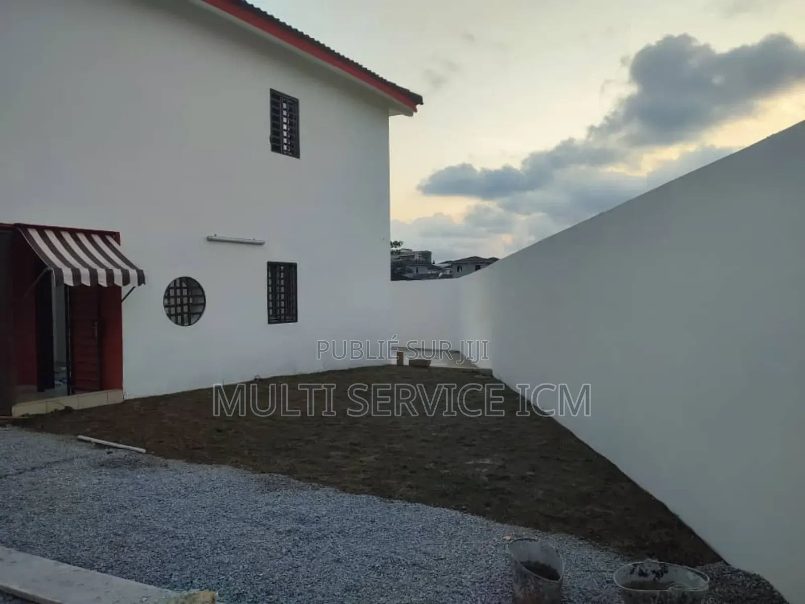 3chbre Villa dans Ismael Coulibaly, Cocody à Vendre