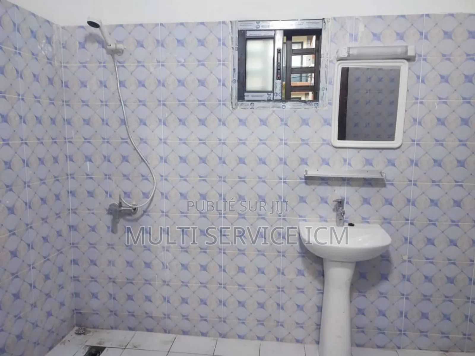 3chbre Villa dans Ismael Coulibaly, Cocody à Vendre