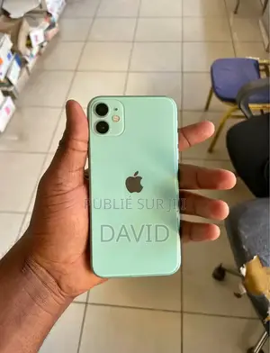 Photo - Apple iPhone 11 64 GB Vert