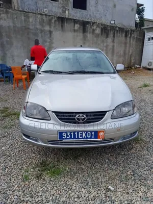 Photo - Toyota Avensis 2003 Gris
