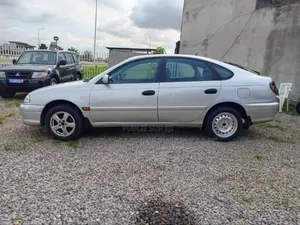 Toyota Avensis 2003 Gris