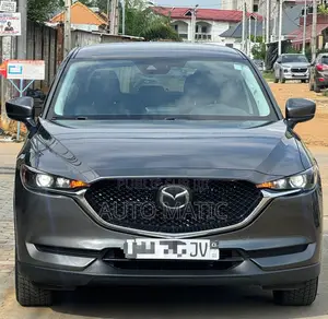 Photo - Mazda CX-5 2020 Gris