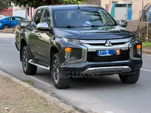 Photo - Mitsubishi L200 Sportero 2.4 Diesel 2021 Argenté