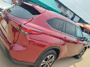 Toyota RAV4 2021 Rouge