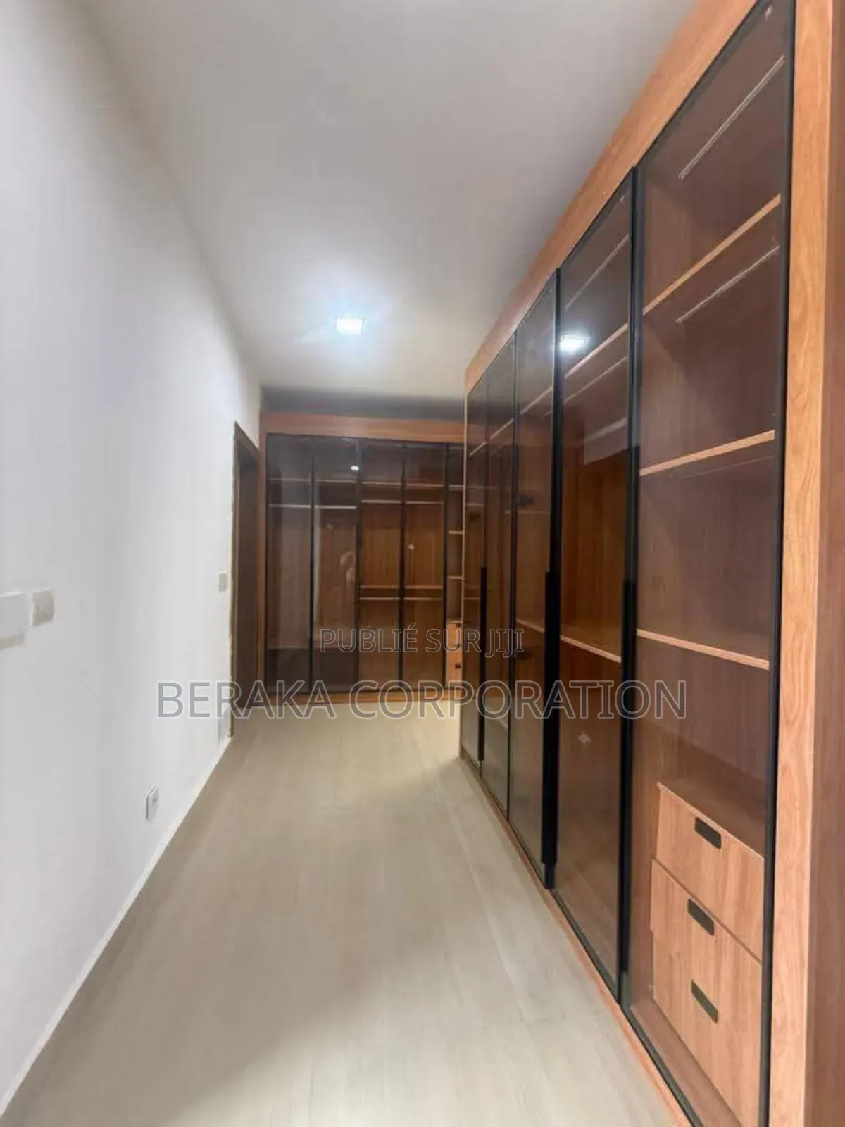 4chbre Duplex dans Beraka Corporation, Cocody à Vendre