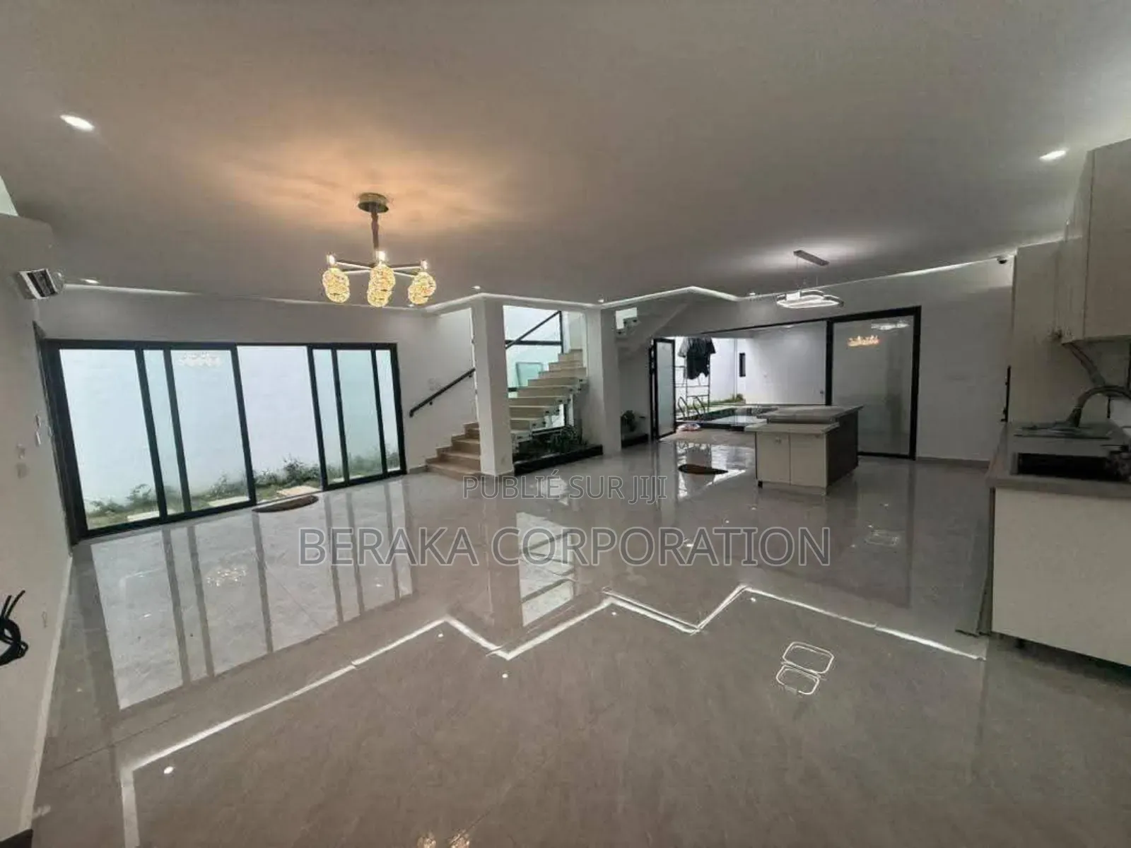 4chbre Duplex dans Beraka Corporation, Cocody à Vendre