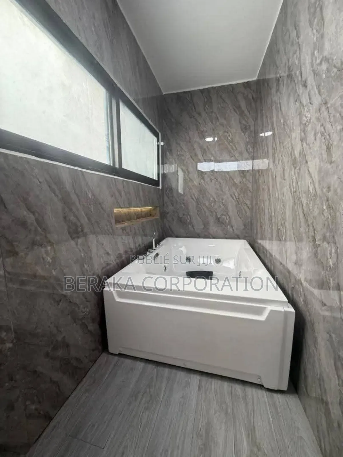 4chbre Duplex dans Beraka Corporation, Cocody à Vendre