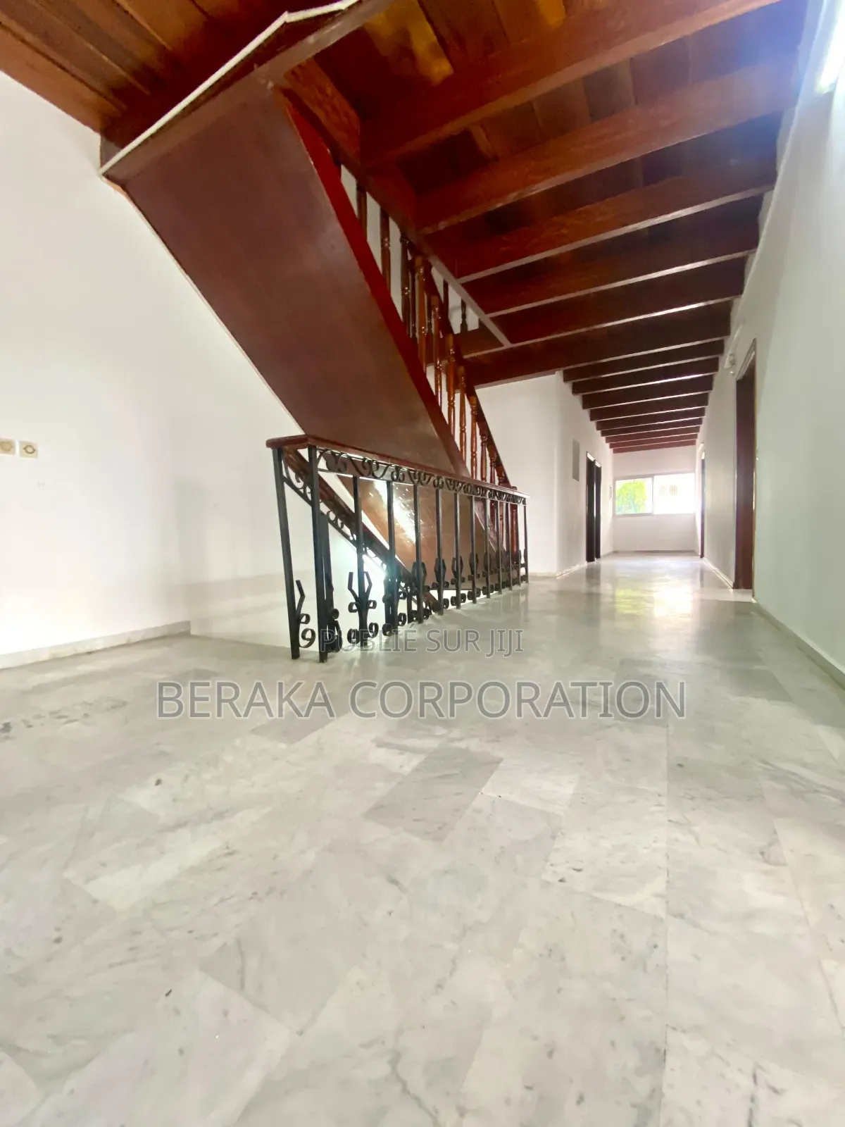 16chbre Duplex dans Beraka Corporation, Cocody à Louer