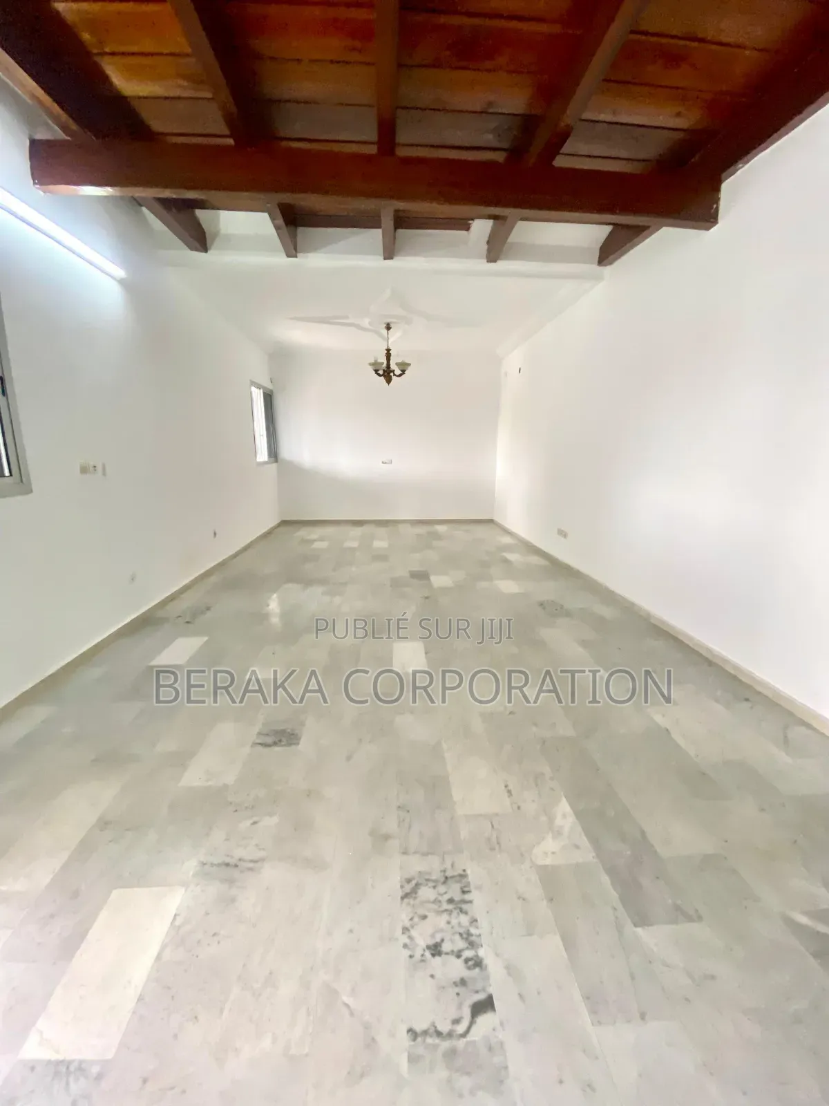 16chbre Duplex dans Beraka Corporation, Cocody à Louer