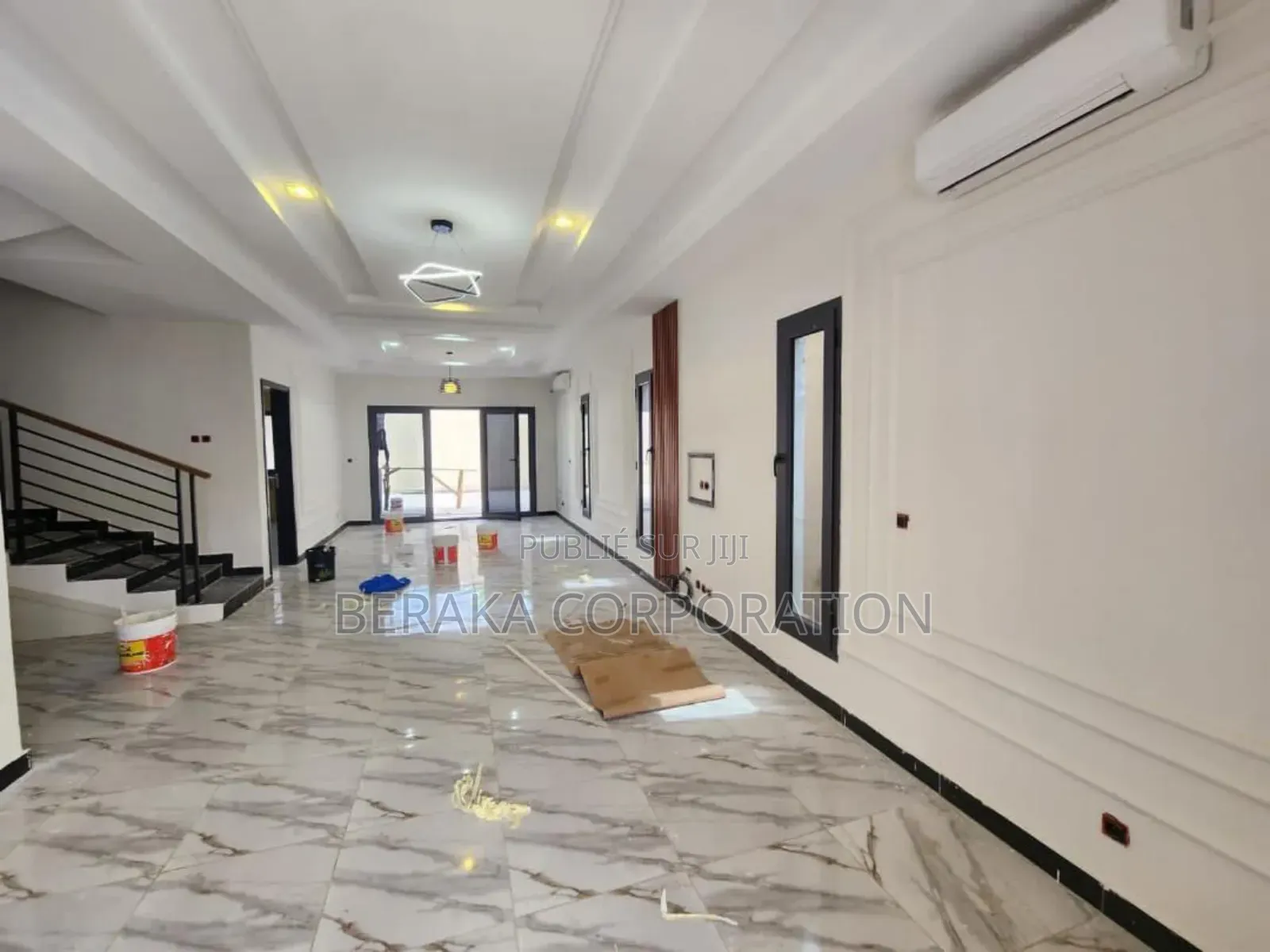 7chbre Duplex dans Beraka Corporation, Cocody à Vendre