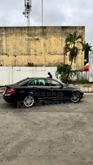 Mercedes-Benz C300 2014 Black
