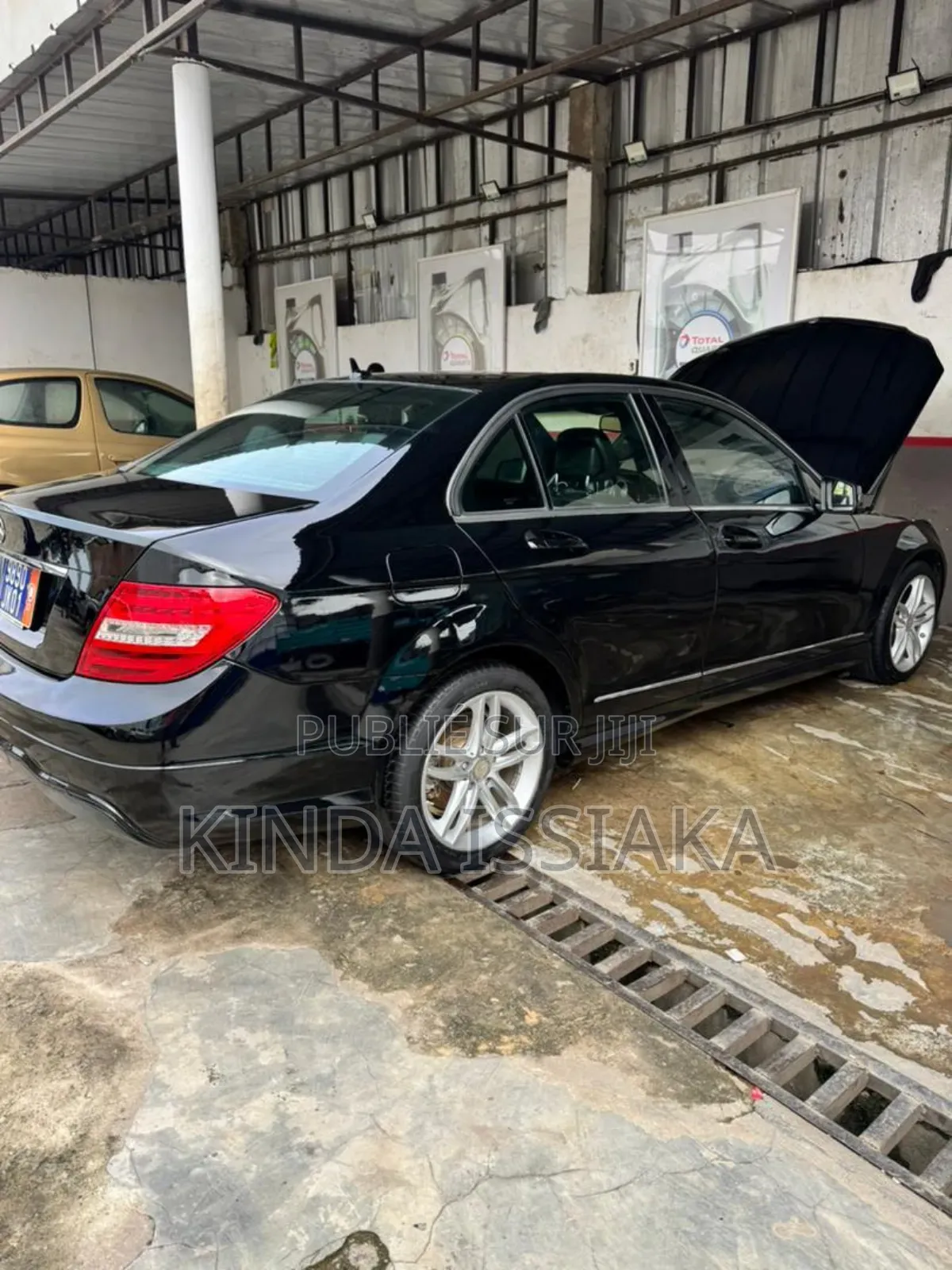 Mercedes-Benz C300 2014 Black