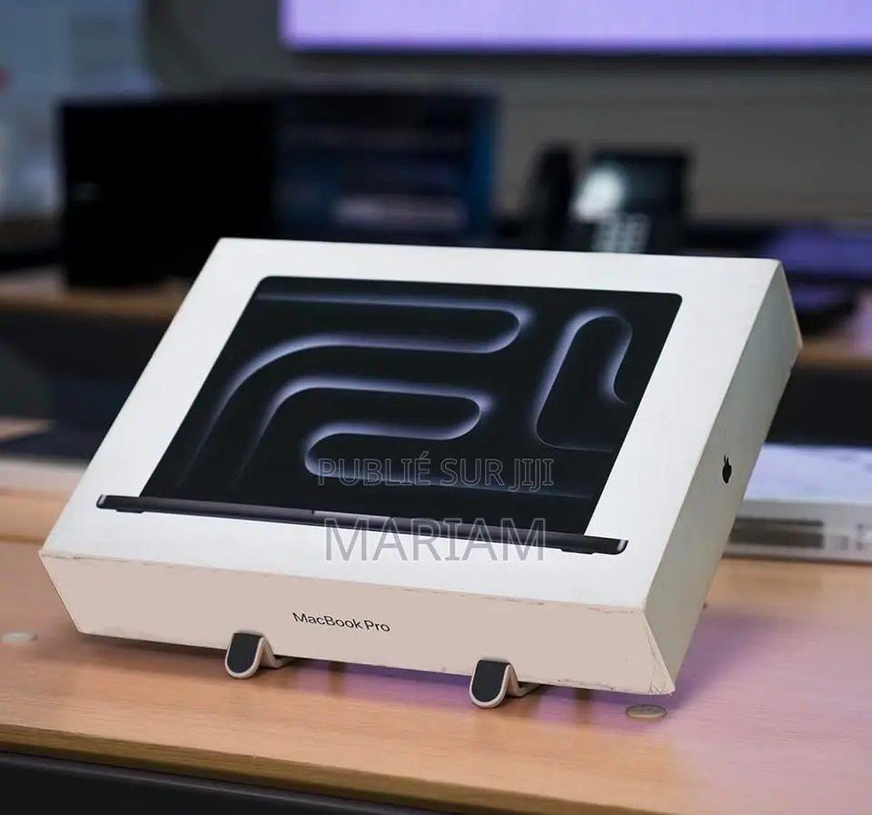 New Apple MacBook Pro 2024 M3 14-Inch 16GB Apple M3 SSD 512GB