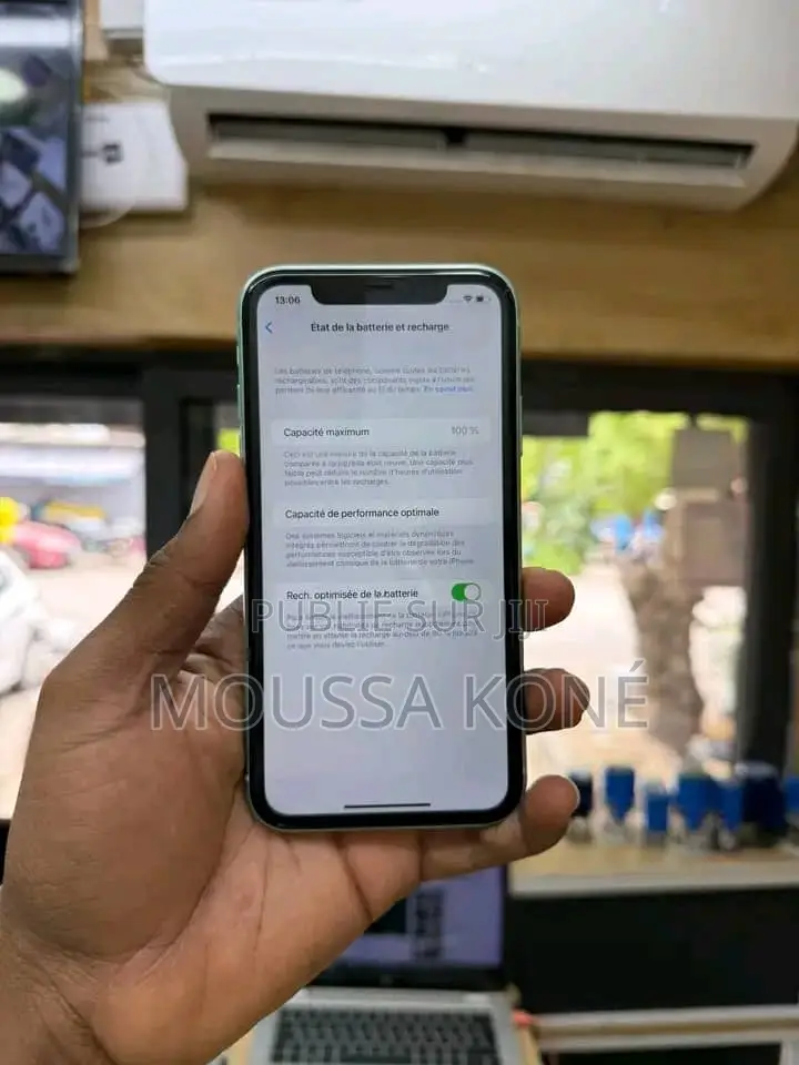 New Apple iPhone 11 64 GB Vert