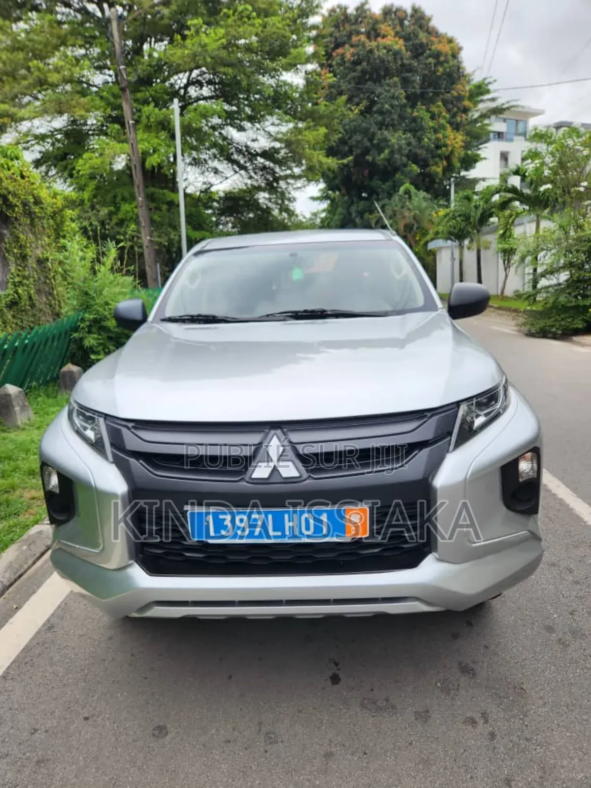 Mitsubishi L200 2022 Gris