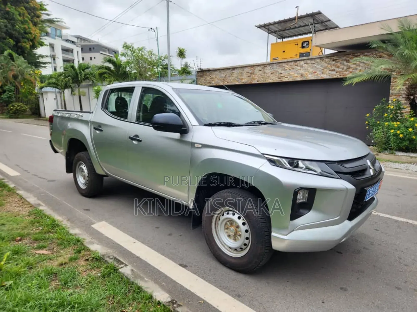 Mitsubishi L200 2022 Gris