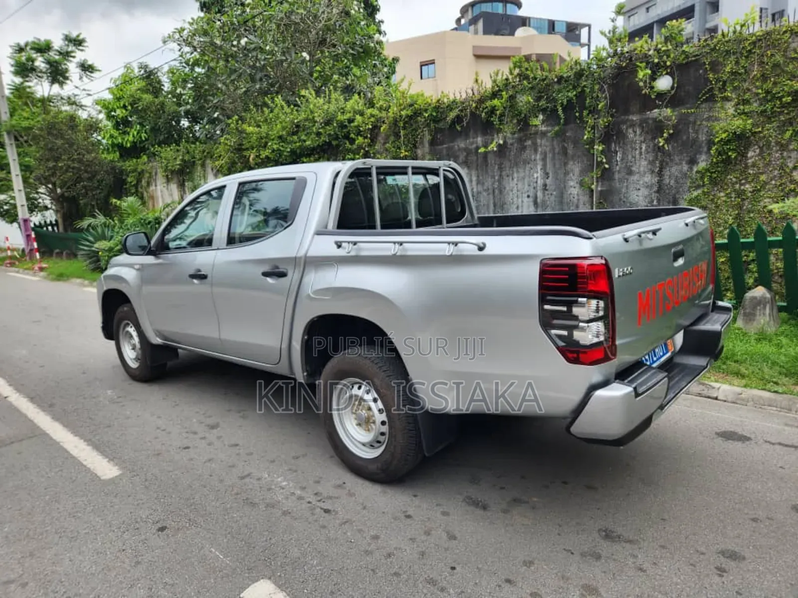 Mitsubishi L200 2022 Gris