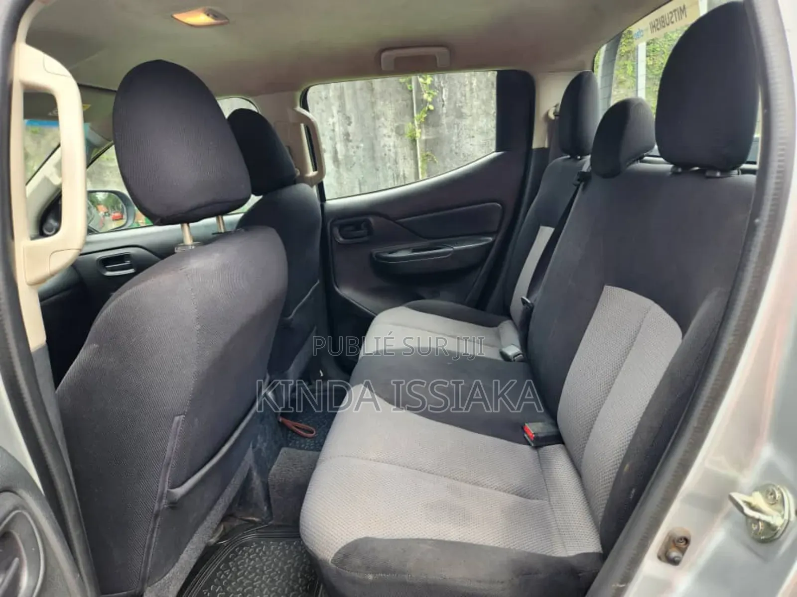 Mitsubishi L200 2022 Gris