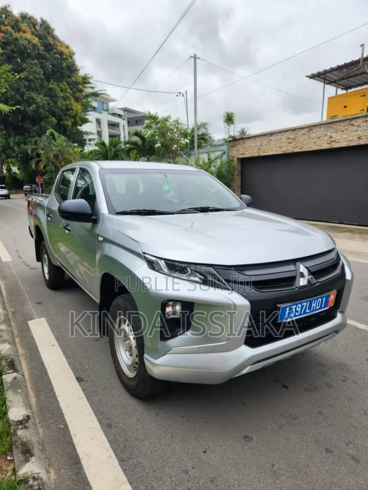 Mitsubishi L200 2022 Gris