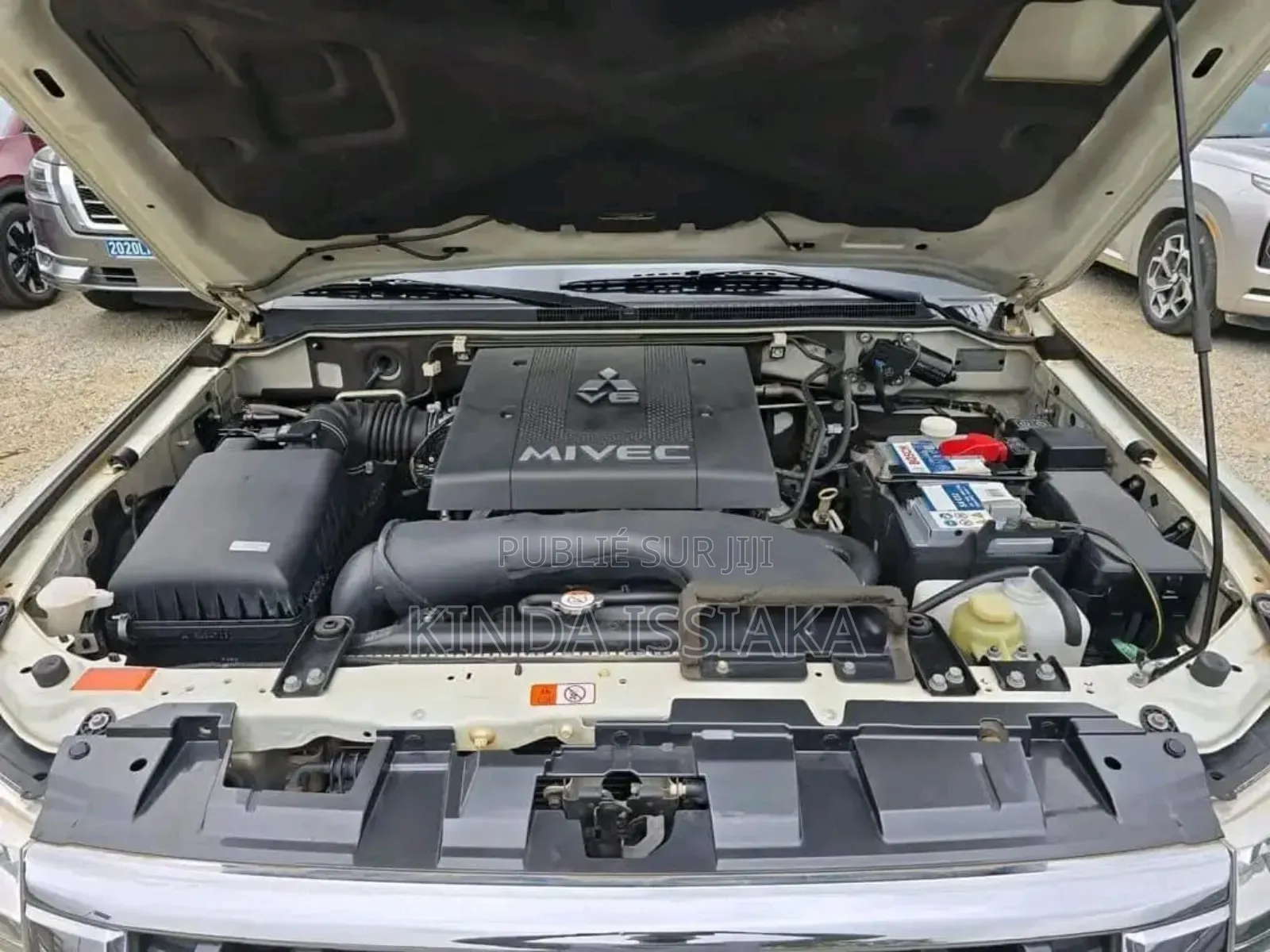 Mitsubishi Pajero 2023 Gris