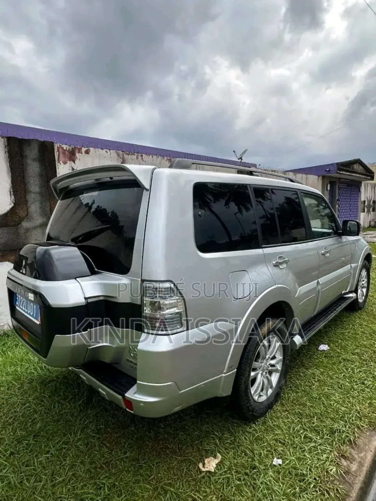 Mitsubishi Pajero 2023 Gris